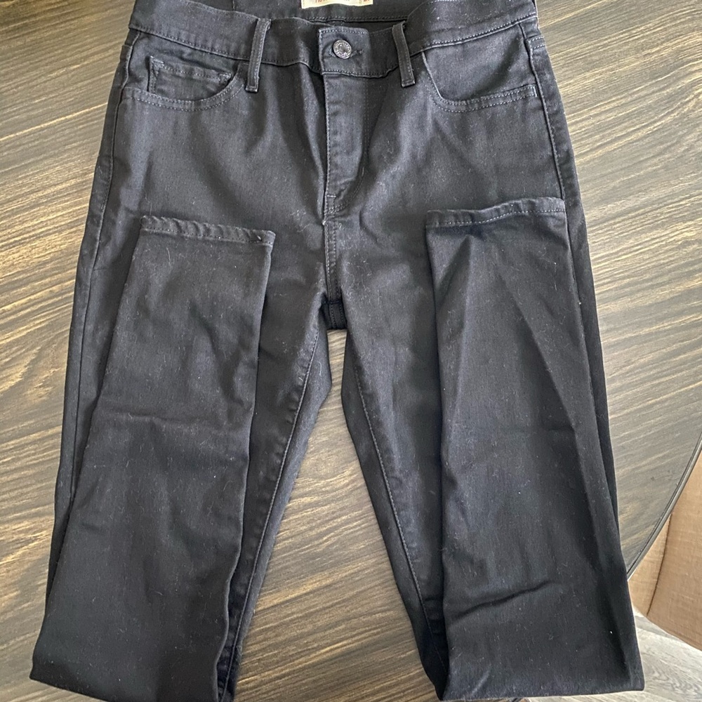710 Super Skinny sz 29 Levi’s black and top medium